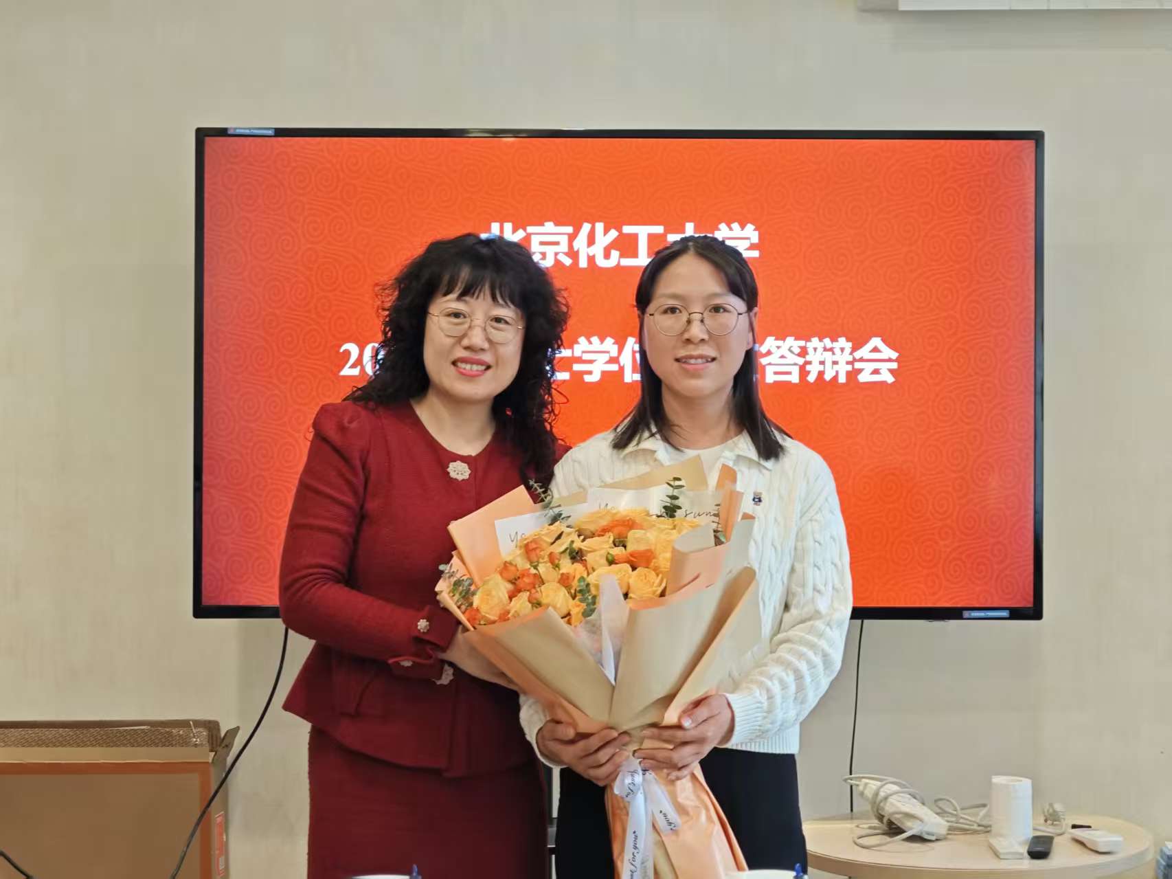 热烈祝贺博士生李燕顺利通过博士答辩并获得“优秀”！